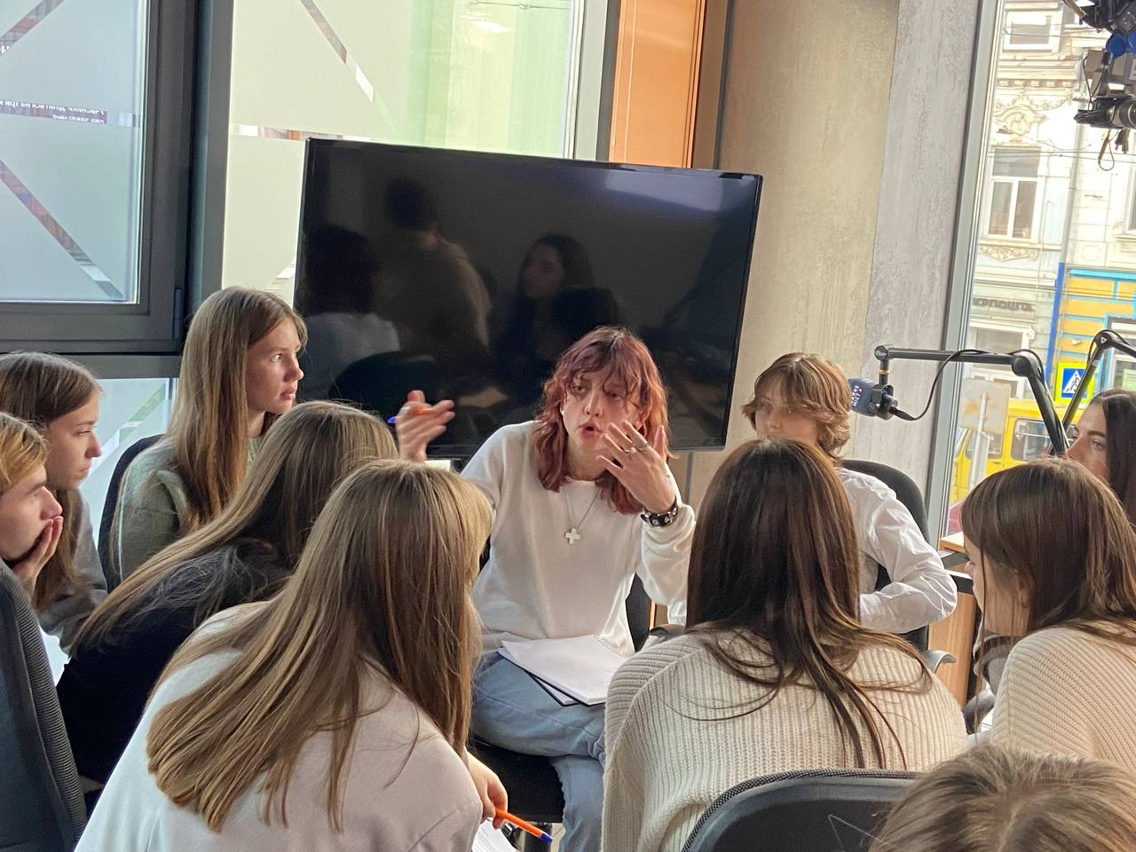 Робота студентів-журналістів у групах